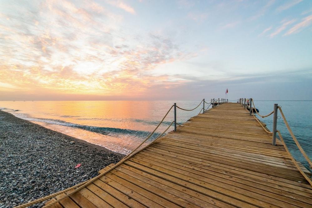 Labada Beach Hotel Camyuva Luaran gambar