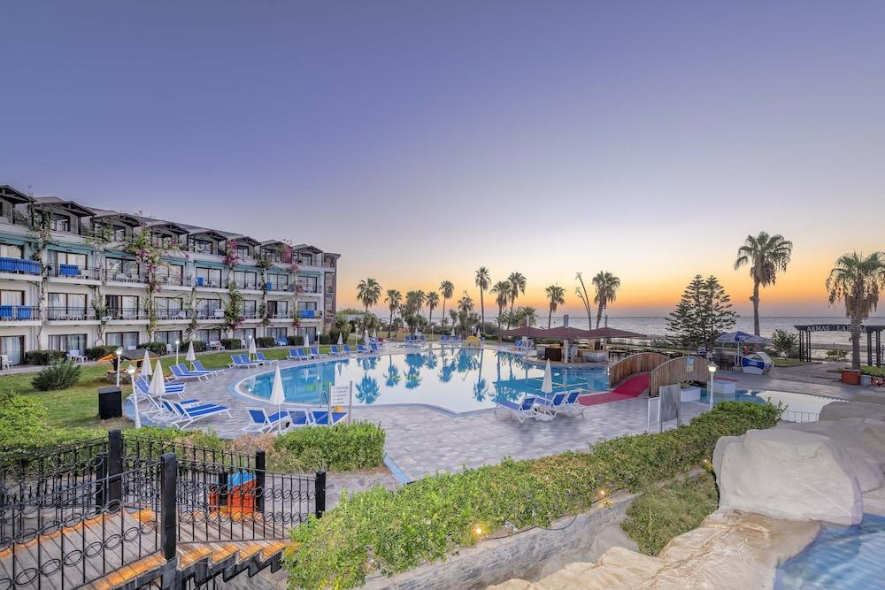 Labada Beach Hotel Camyuva Luaran gambar